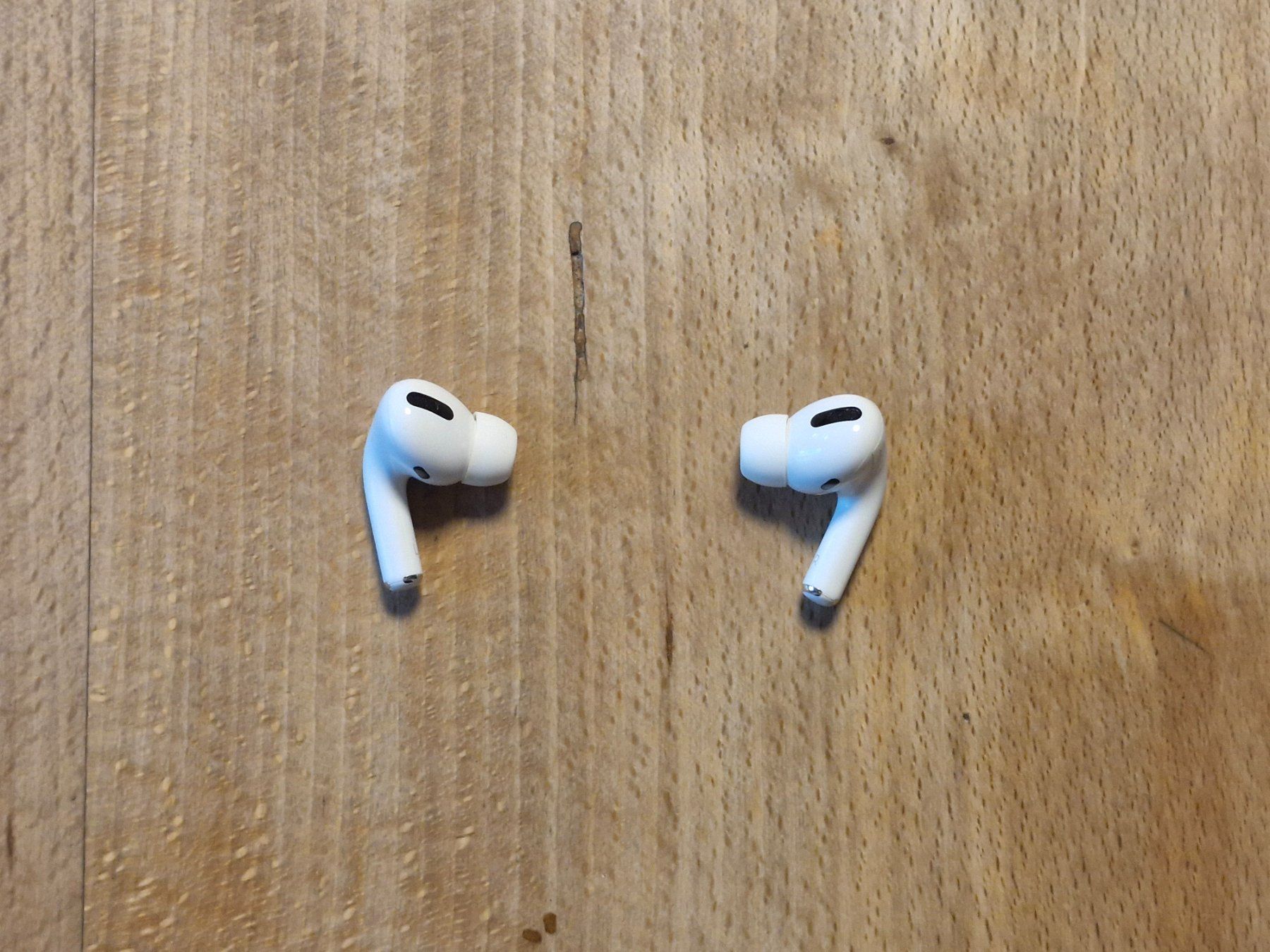 Apple Cuffie: Apple AirPods Pro mit Ladecase DEFEKT – Difettoso da Wiesendangen venduto da enbtracked 5