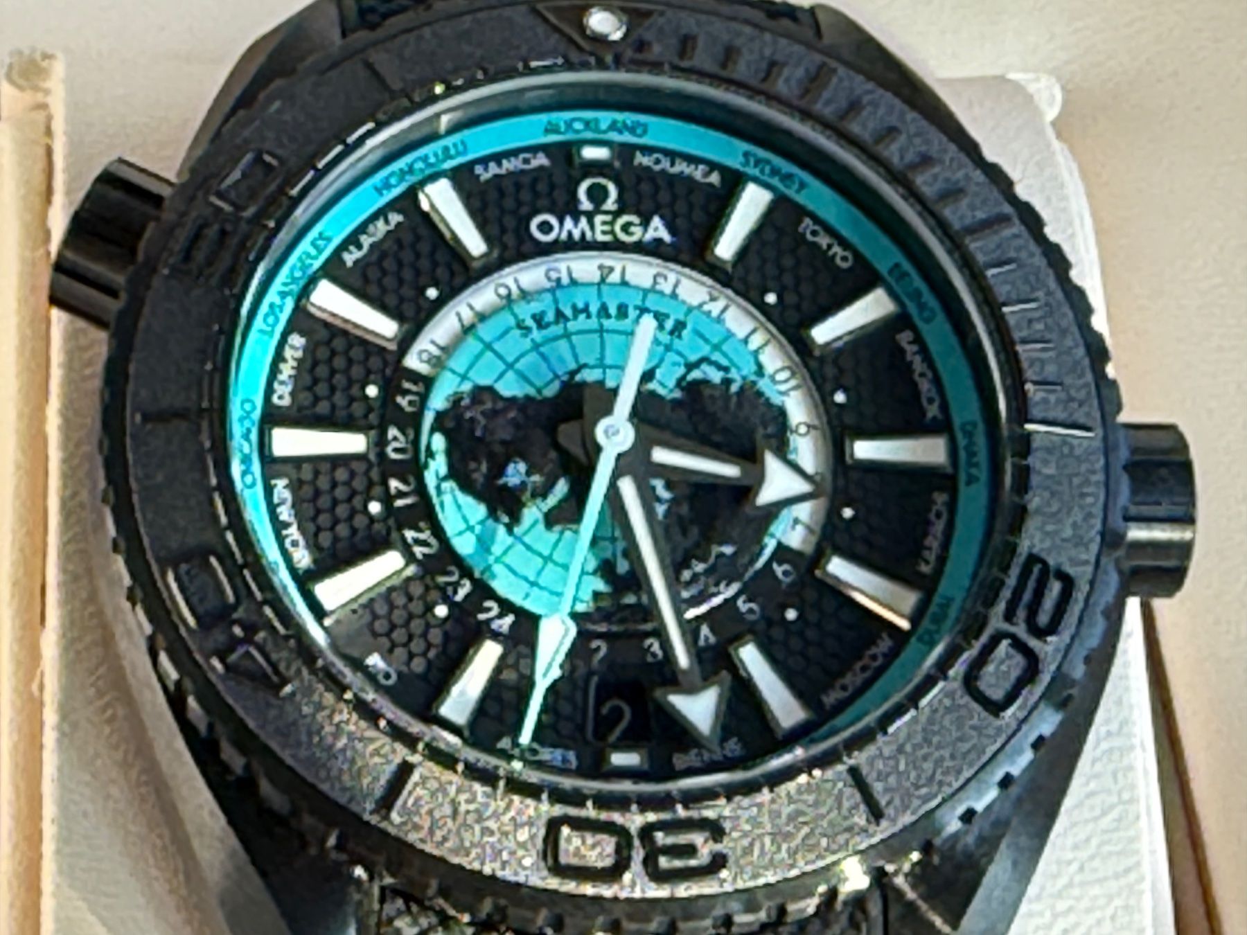 Omega Orologi: Omega Seamaster Planet Ocean 600 GMT Worldtimer 45.5mm – Nuovo e nell'imballaggio originale da Aarau venduto da trader1000 2