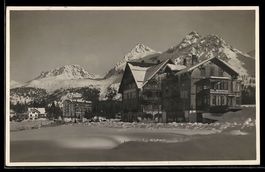 AK Arosa, Hotels und verschneite Bergpanorama