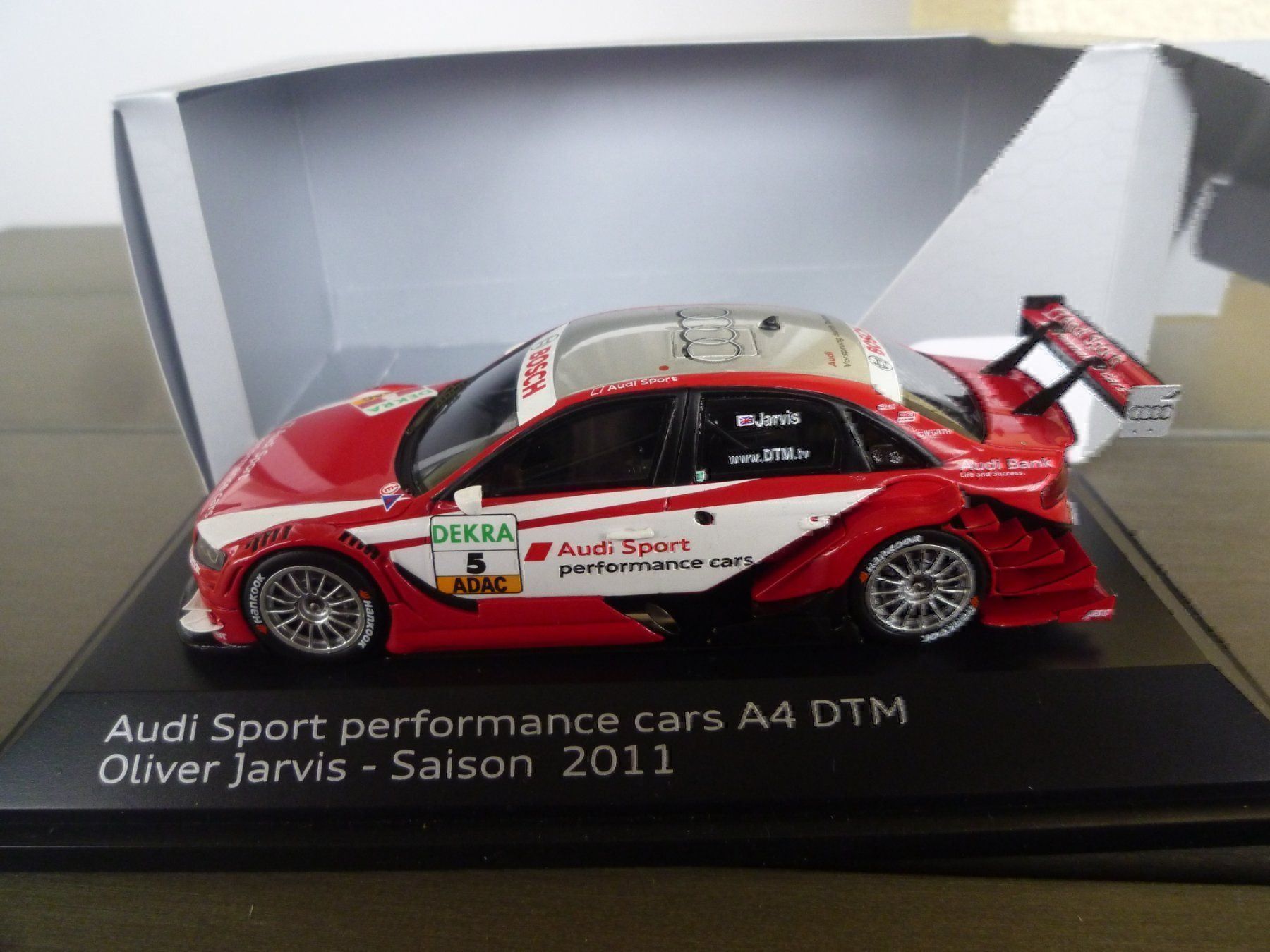 Audi Modellini d'auto: Audi A4 (DTM 2011) – Nuovo e nell'imballaggio originale da Flawil venduto da Imperiosud 4