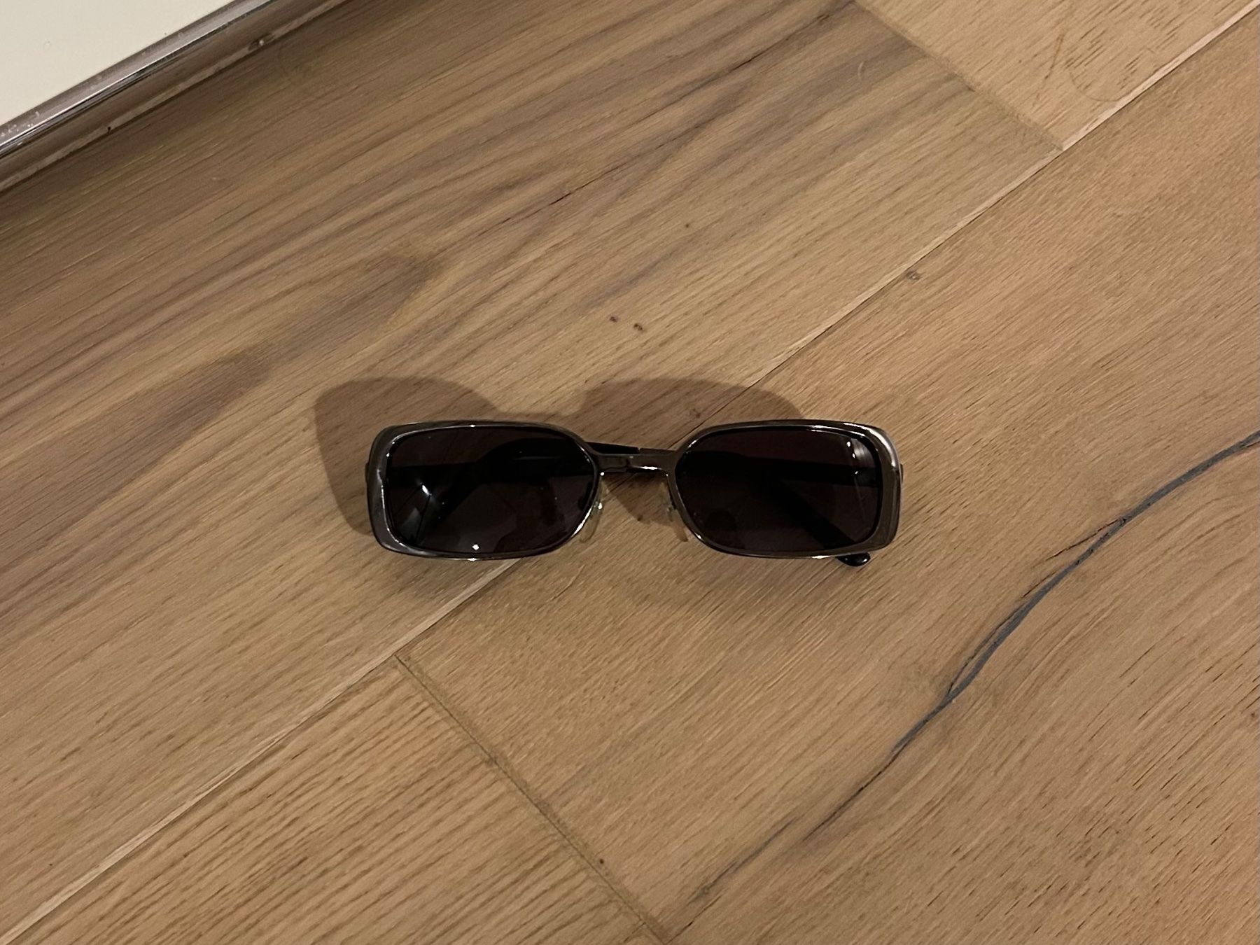 Occhiali & Lenti: Rechteckige Sonnenbrille – Usato da Richterswil venduto da sop_zwd9 3