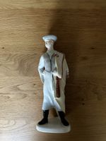 Porzellanfigur Mann Tracht 