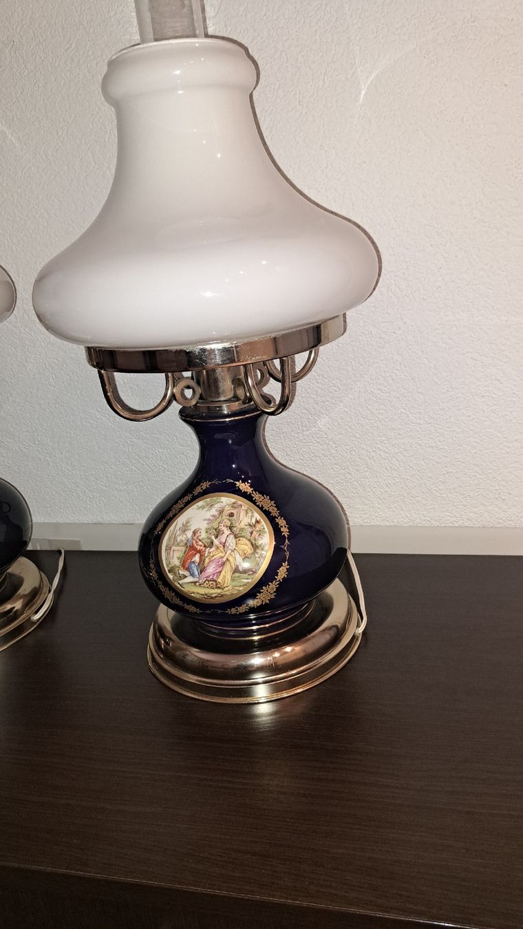 Lampade: Antike Lampen mit feiner Bemalung, 2 Stk.  – Usato da Kölliken venduto da Upcycling-by-Mc-TAM 2