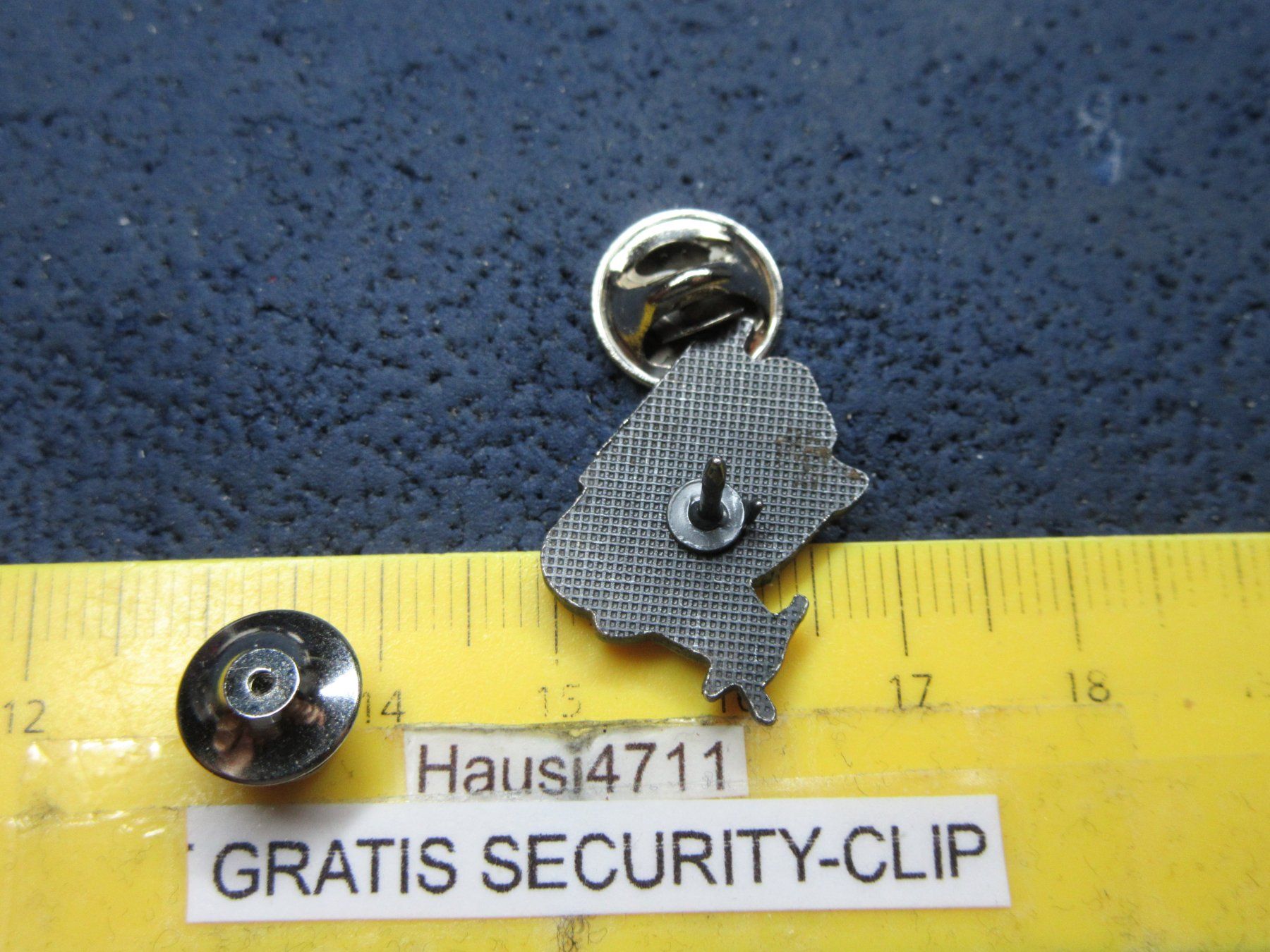 Plaquettes & Badges: VESPA MOTORROLLER 3D-OPTIC SILBRIG MIT SECURITY-CLIP – D'occasion à Ettingen par Hausi4711 2