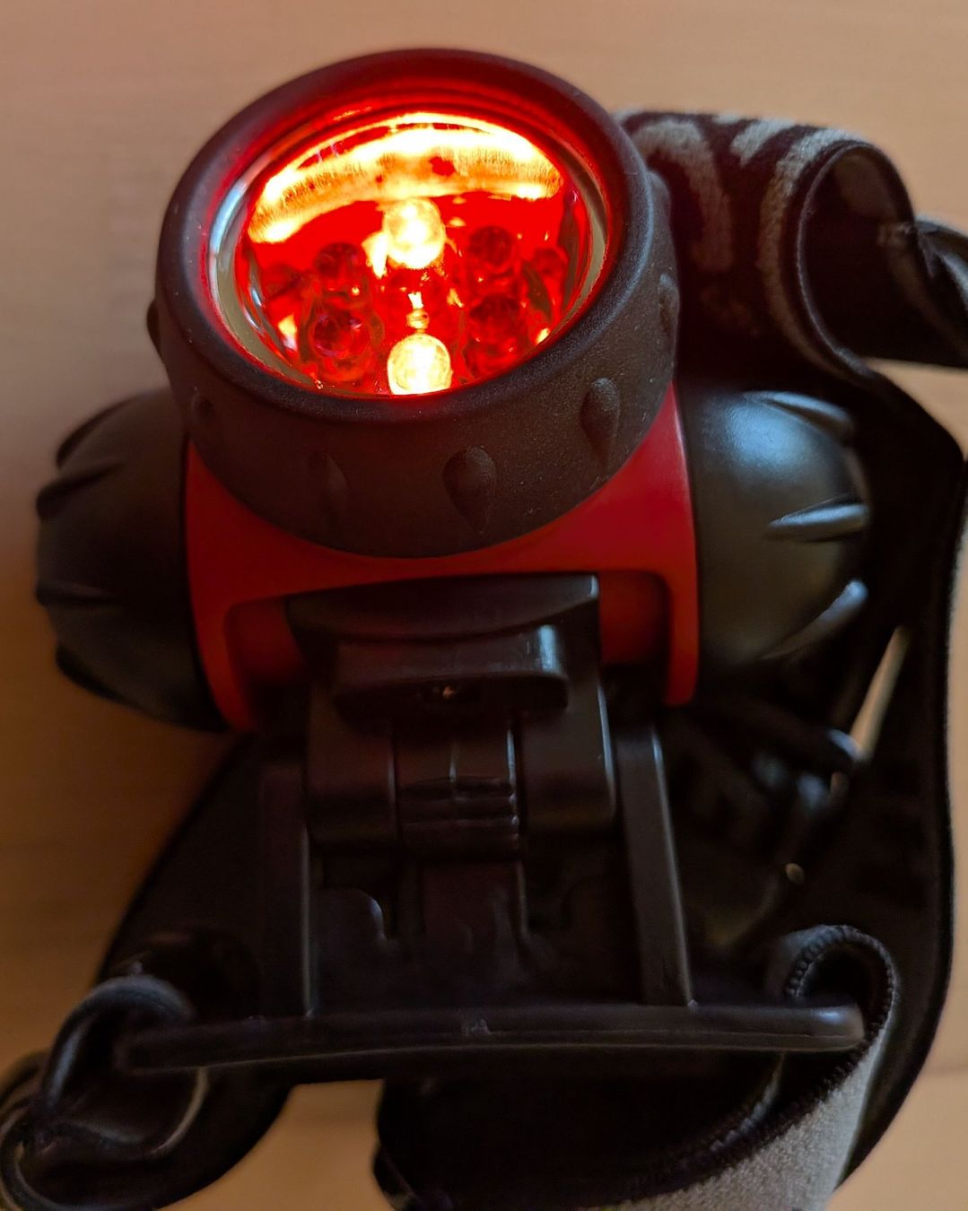 Hi-Tec Lampen: HI-TEC Stirnlampe – Gebraucht aus Illnau von Flomi75 3