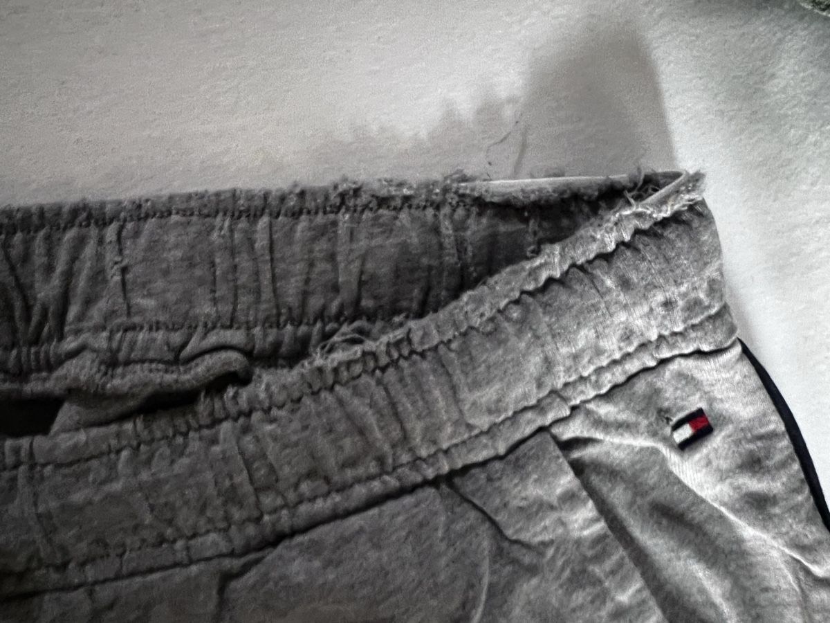 Tommy Hilfiger Pantaloni: Tommy Hilfiger, leichte Jogginghose – Difettoso da Oberglatt ZH venduto da dauerbrenner 2