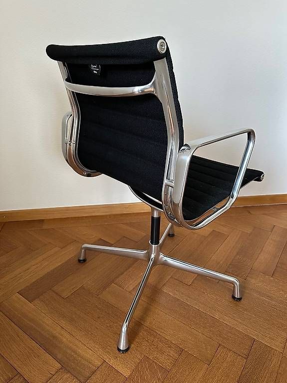 Vitra Stühle: Vitra Eames Chair EA 104 – Gebraucht aus Wangen b. Olten von Peter_X 1