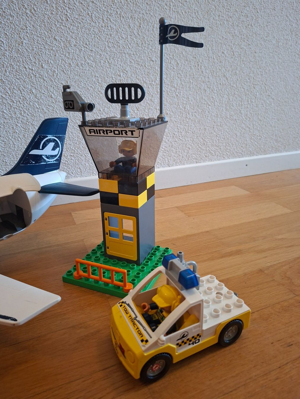 Lego Jouets: LEGO Duplo Grosses Flugzeug mit Flughafen – D'occasion à Balterswil par Steineparadies 2