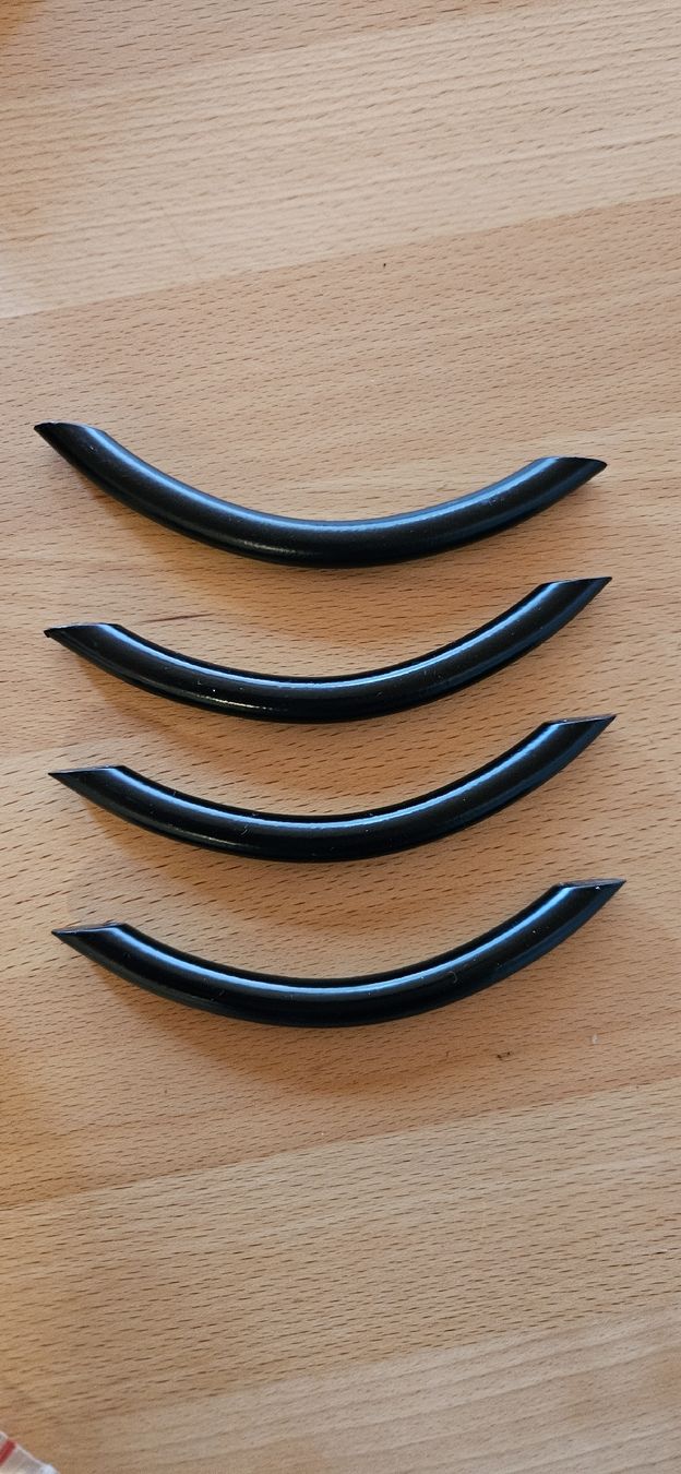 Pinze: Möbelgriffe schwarz 96mm – Usato da Kefikon TG venduto da pelikan18 1