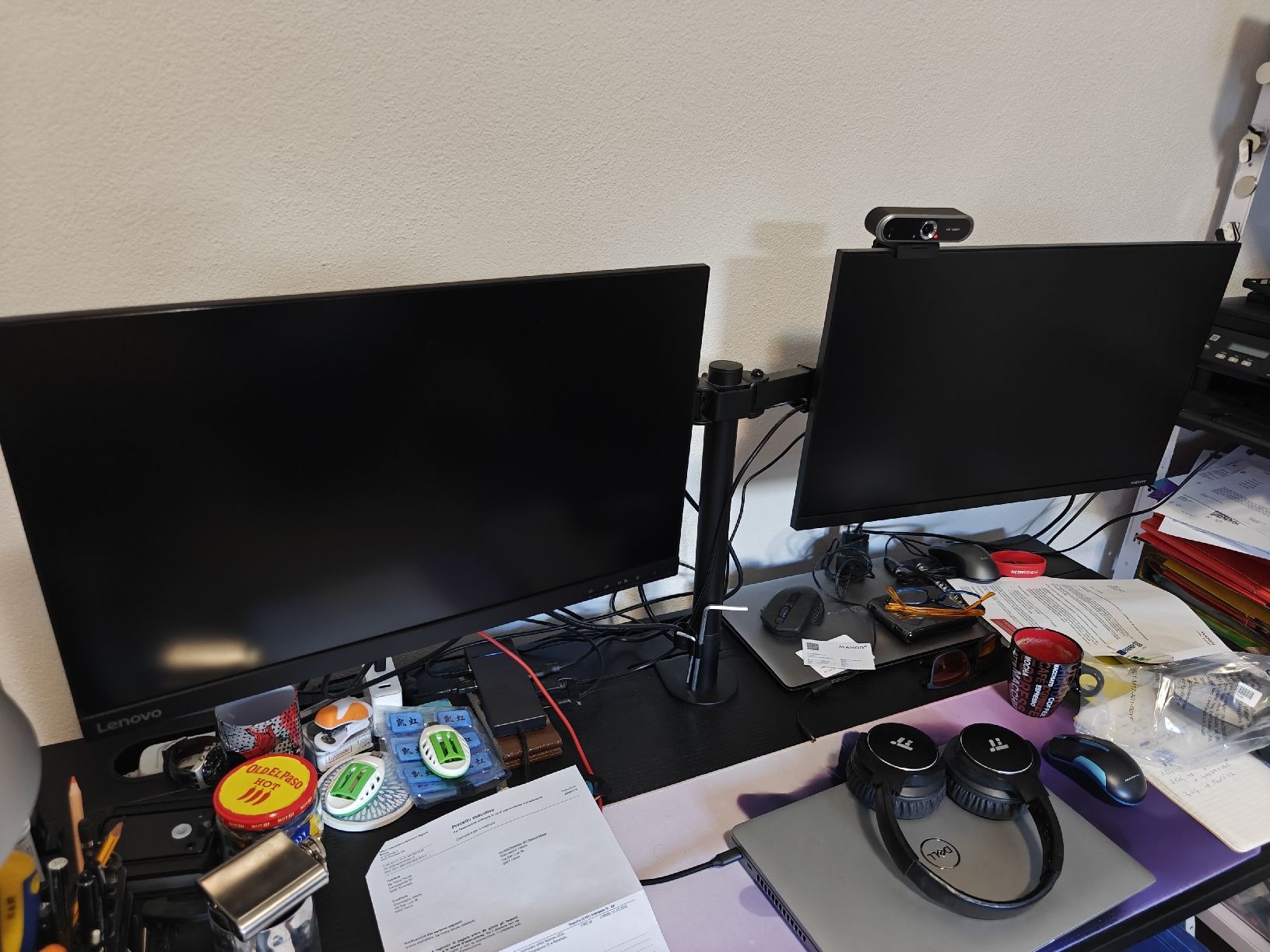 Staffa per monitor: double monitor stand – Usato da Basel venduto da Lotsofprosecco
