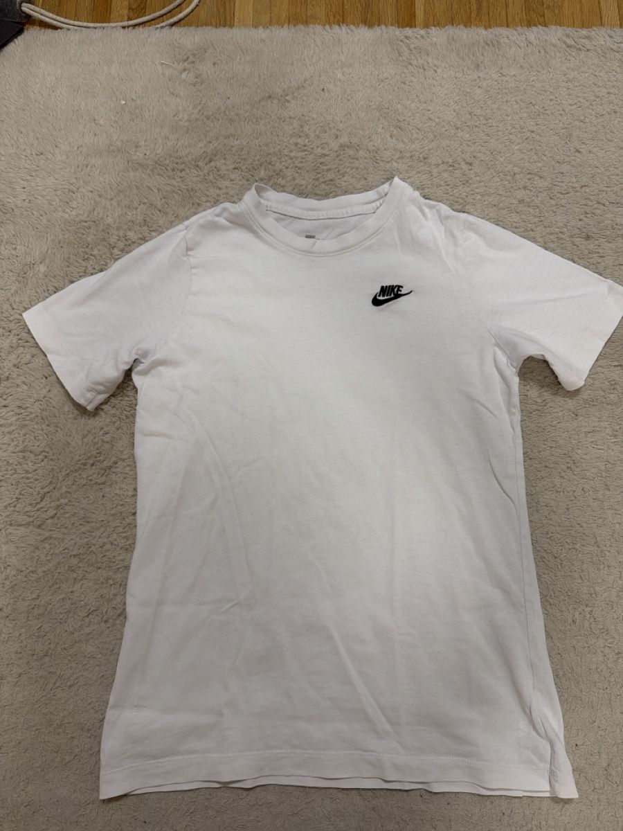 Nike T-shirt: Nike T-Shirt – Usato da St. Gallen venduto da may_8b6p