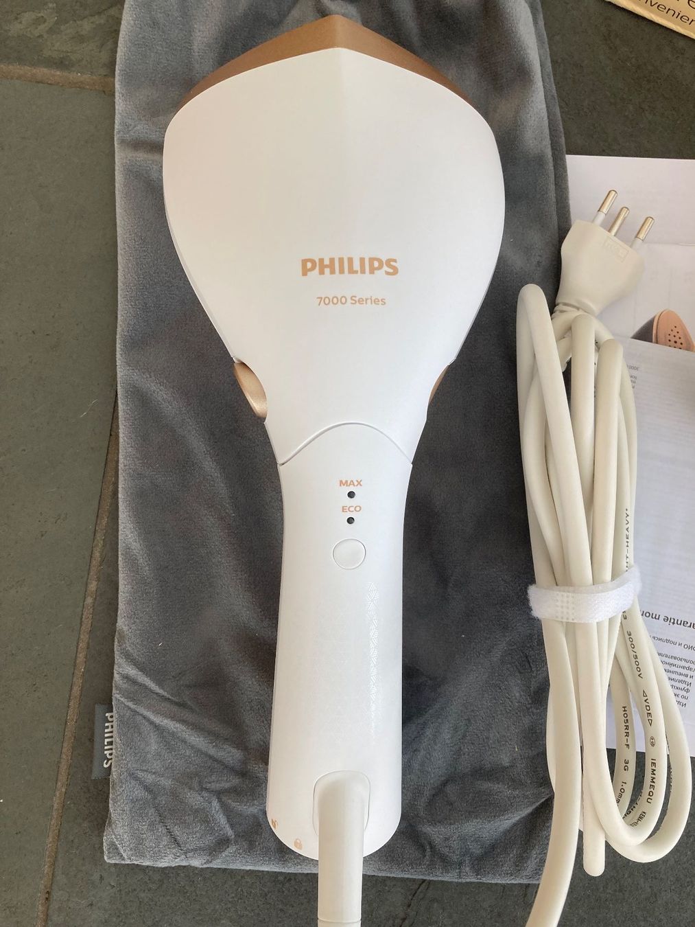 Philips Ferri da stiro: Philips Handhelm Steamer 7000 Dampfglätter ungebraucht OPV – Nuovo (secondo la descrizione) da Zürich venduto da dolcicaramelle2 1