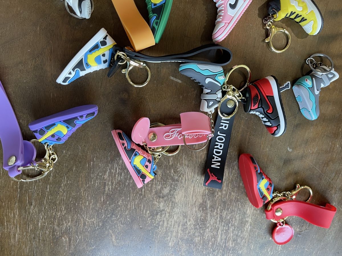 Portachiavi: Porte-clés sneaker Nike dunk collection multicolore neuf – Usato da Genève venduto da Yasasa 2