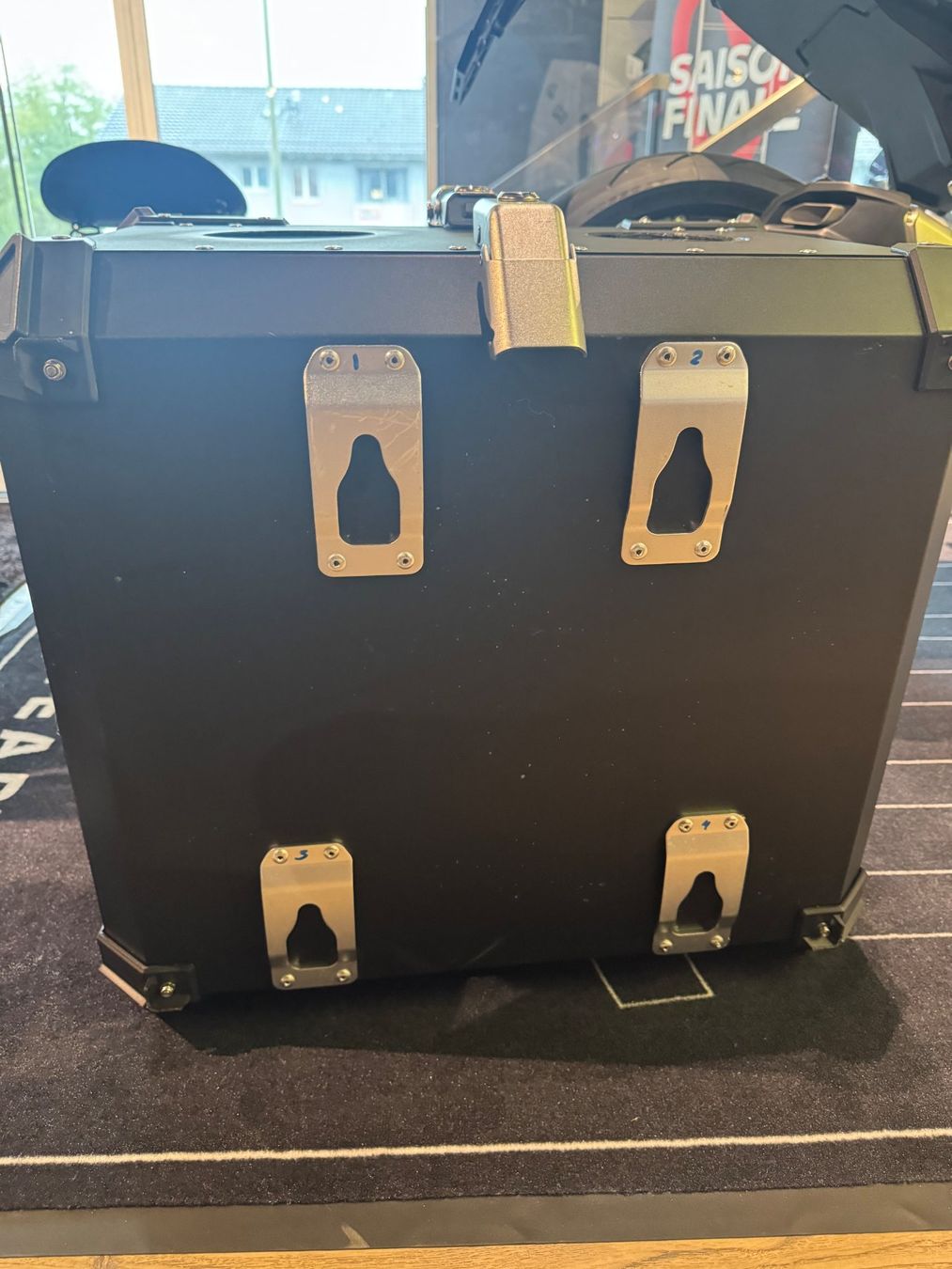 Topcase: 49L Topcase geeignet als Hundebox – Gebraucht aus Dietikon von Baechli-Motorcycles 3