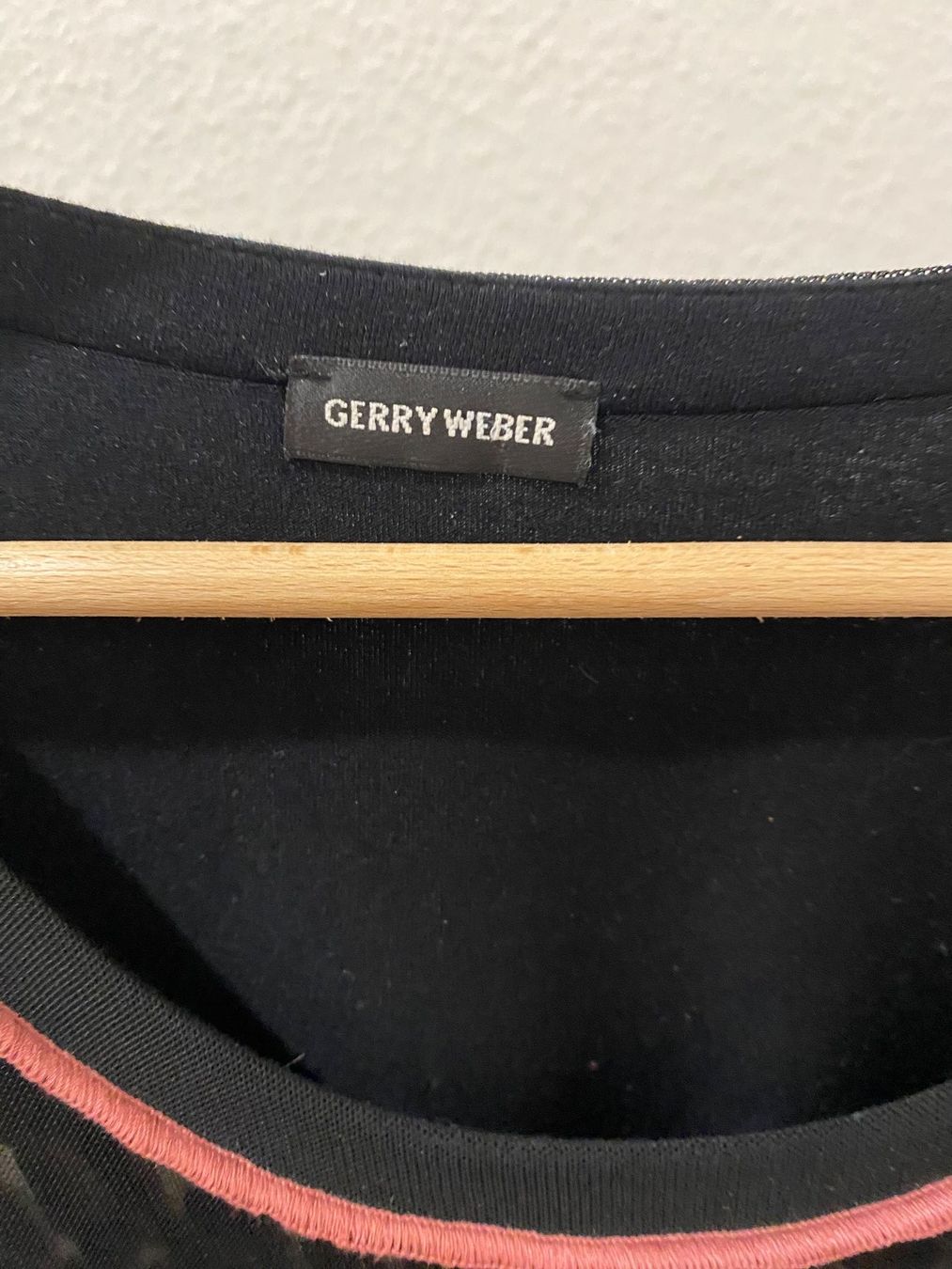 Gerry Weber Pullover & Sweatshirts: Gerry Weber Langarm-Oberteil / Pullover Gr. 42 - 44 – Gebraucht aus Pratteln von a23_j2gs 9