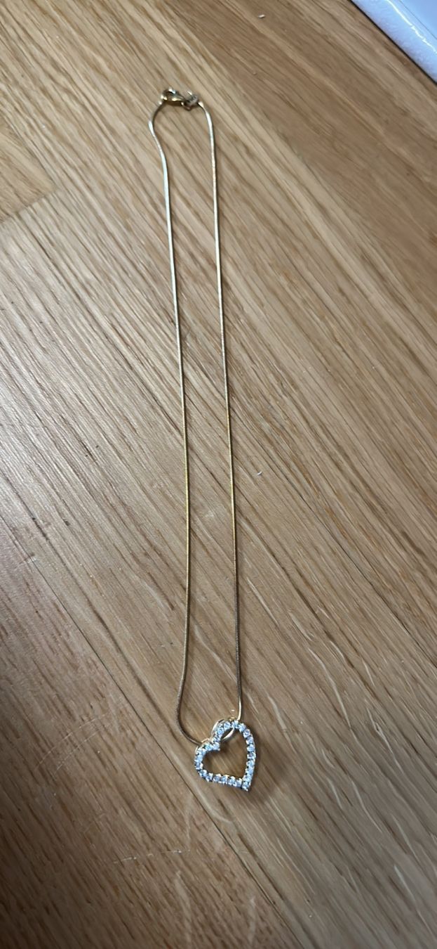 Colliers: Collier – D'occasion à Grand-Lancy par Didine015 2