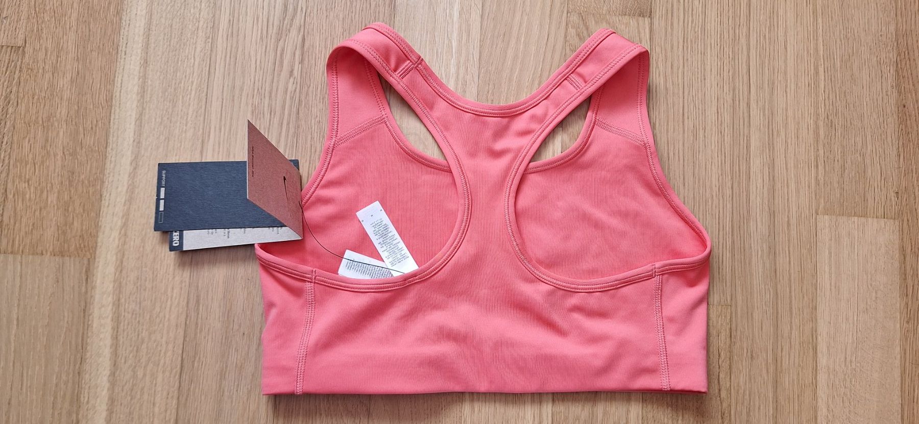 Nike Altra biancheria intima: Nike, brassière de sport – Nuovo (secondo la descrizione) da Lussery-Villars venduto da pousinete02 1