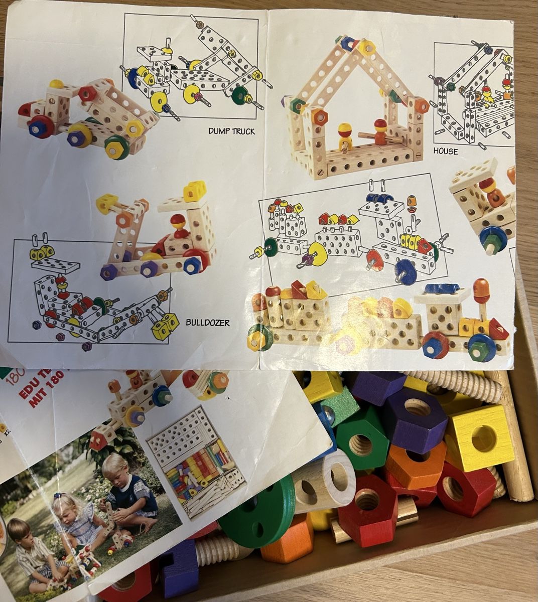 Giocattoli: EDU TECH Holz-Bausteine Set 7207 , Schrauben, Muttern….. – Nuovo (secondo la descrizione) da Jona venduto da Yregg 2