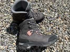 Lowa Wanderschuhe Damen 40 zu verkaufen