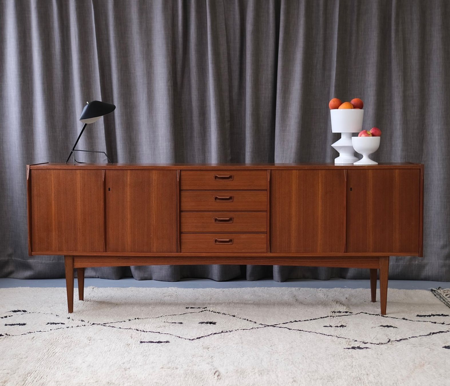 Cassettiere: Teak Sideboard VKW Möbel / Mid Century Modern – Usato da Bern venduto da Zmodern_VIN 1