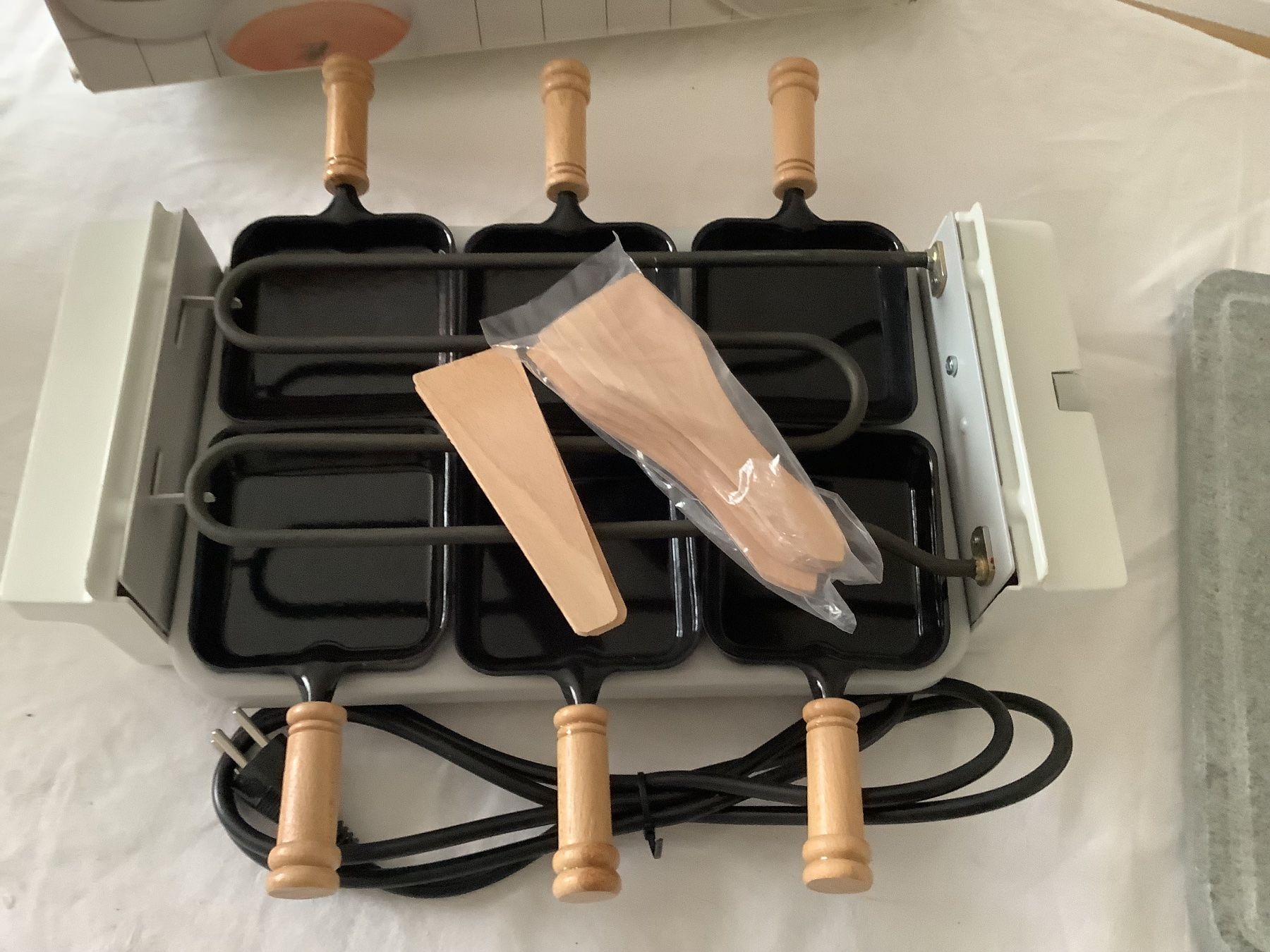Mio Star Elettrodomestici da cucina: Satrap Raclogrill mit Steinplatte und 6 Pfännchen, Top! – Nuovo (secondo la descrizione) da Wädenswil venduto da Jsi.Z01 4