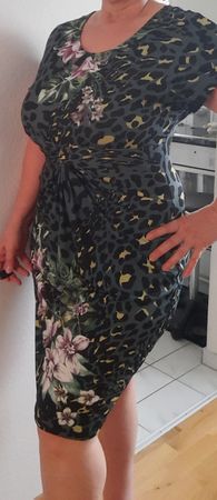 BODYFLIRT Kleid mit Blumen- und Leo-Muster Gr. M/40/42