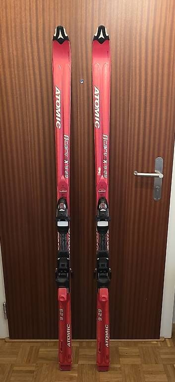 Skis: Skis Atomic femme – Gebraucht aus Meyrin von April73