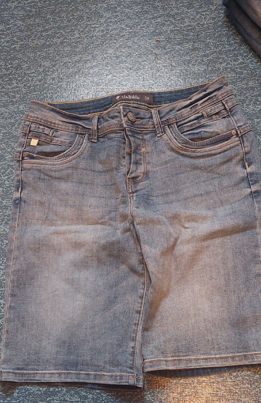 Jeans: kurze Jeans Multiblu – Usato da Unterbäch VS venduto da Nifadi