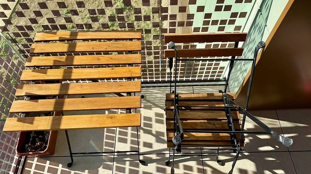 Set di tavolo e panche: Table de jardin/balcon + 2 chaises  CHF 50. – Usato da Ecublens VD venduto da Golgoth_13 2