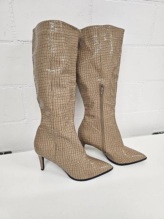 Scarpe da donna: NEU Stiefel beige / braun Gr. 41 – Usato da Luzern venduto da Donky_king