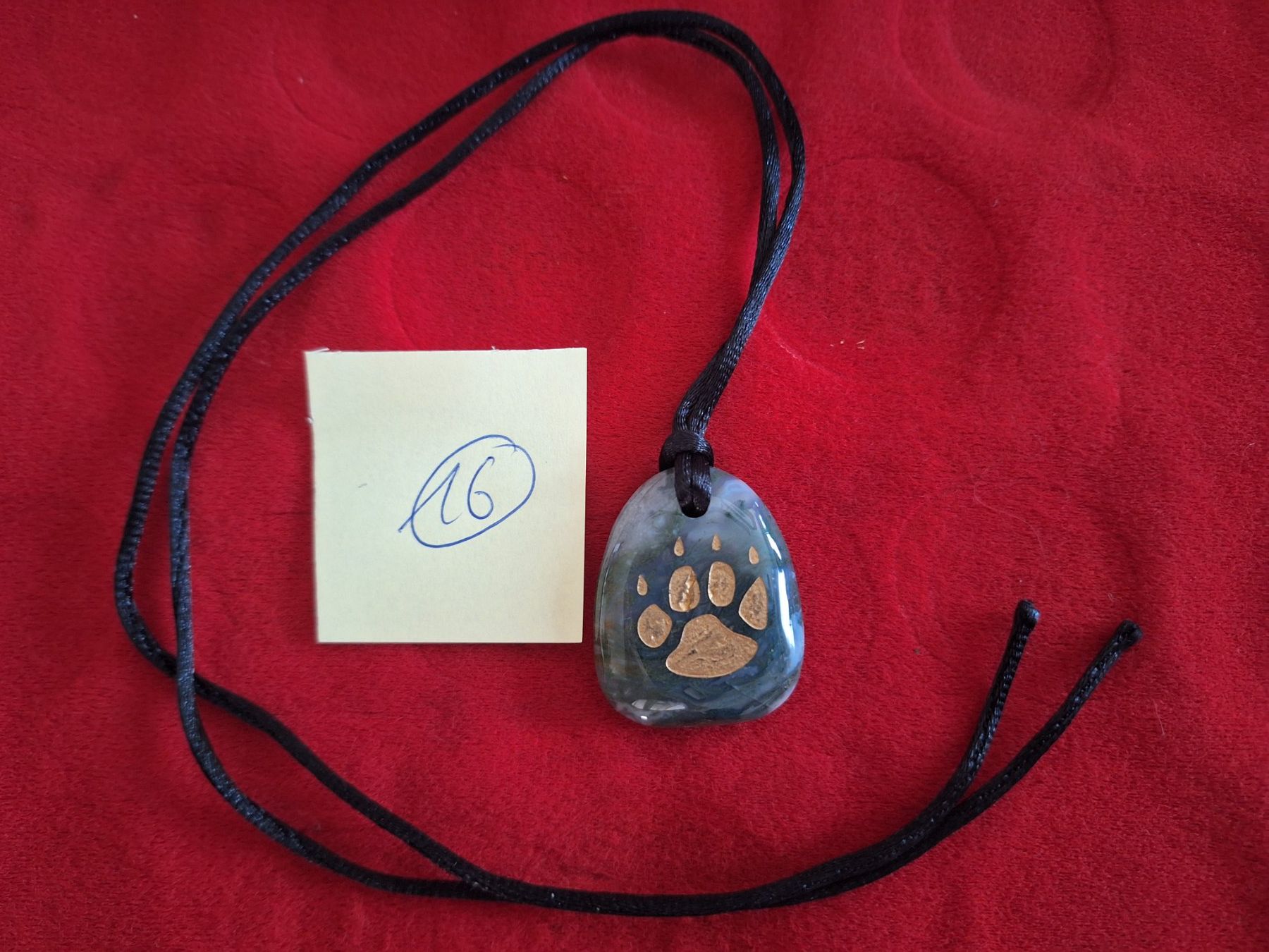 Catenine: Halskette mit Stein – Usato da Genolier venduto da Antoine30