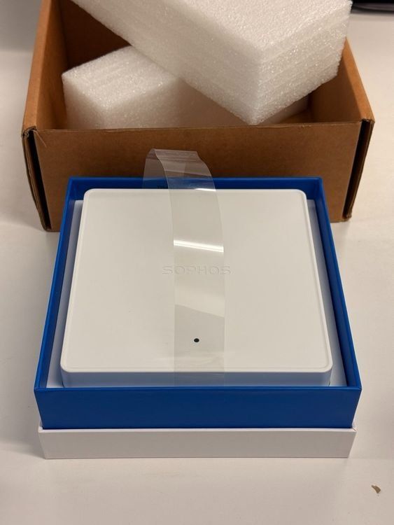 Modem & Router: Sophos APX320 Accesspoint – Usato da Steinhausen venduto da envaronag