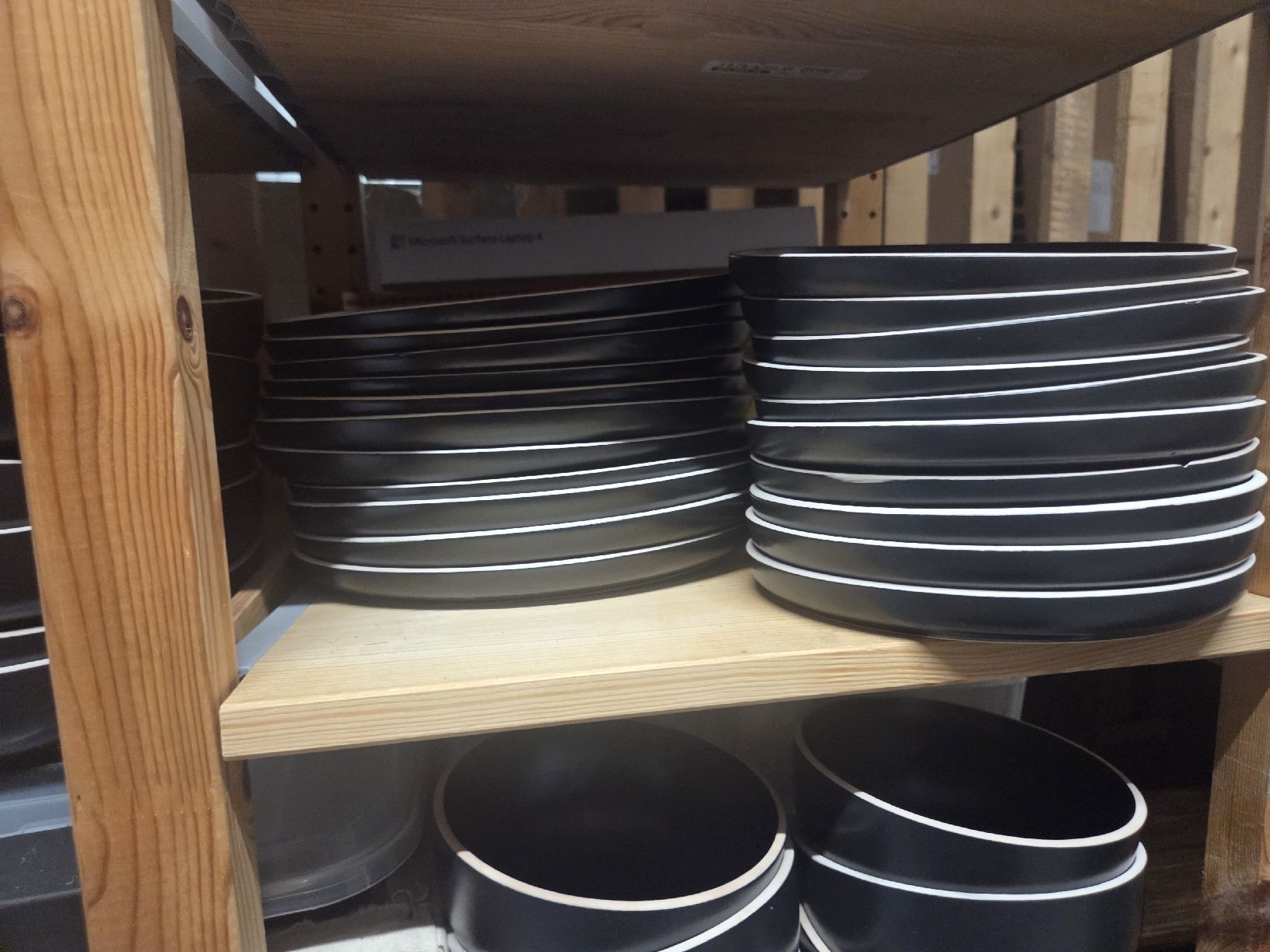 Services de table: Bjorn Black Bowl Set Good Condition – D'occasion à Schwerzenbach par Marjan-DU 1