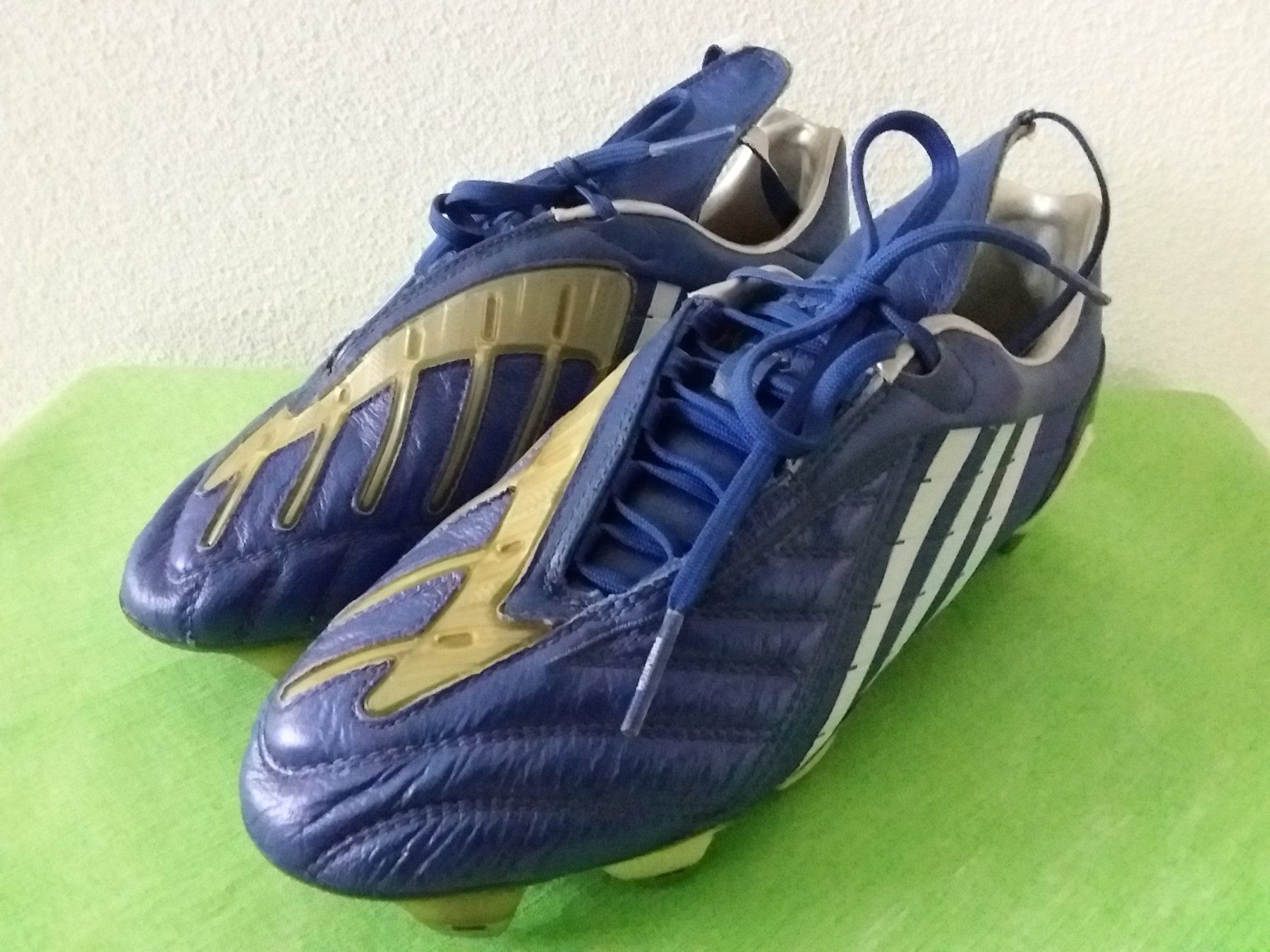 Adidas Scarpe da uomo: ADIDAS PREDATOR Gr 40 2/3, mit Zubehör – Usato da Uitikon Waldegg venduto da Risibisi7 2