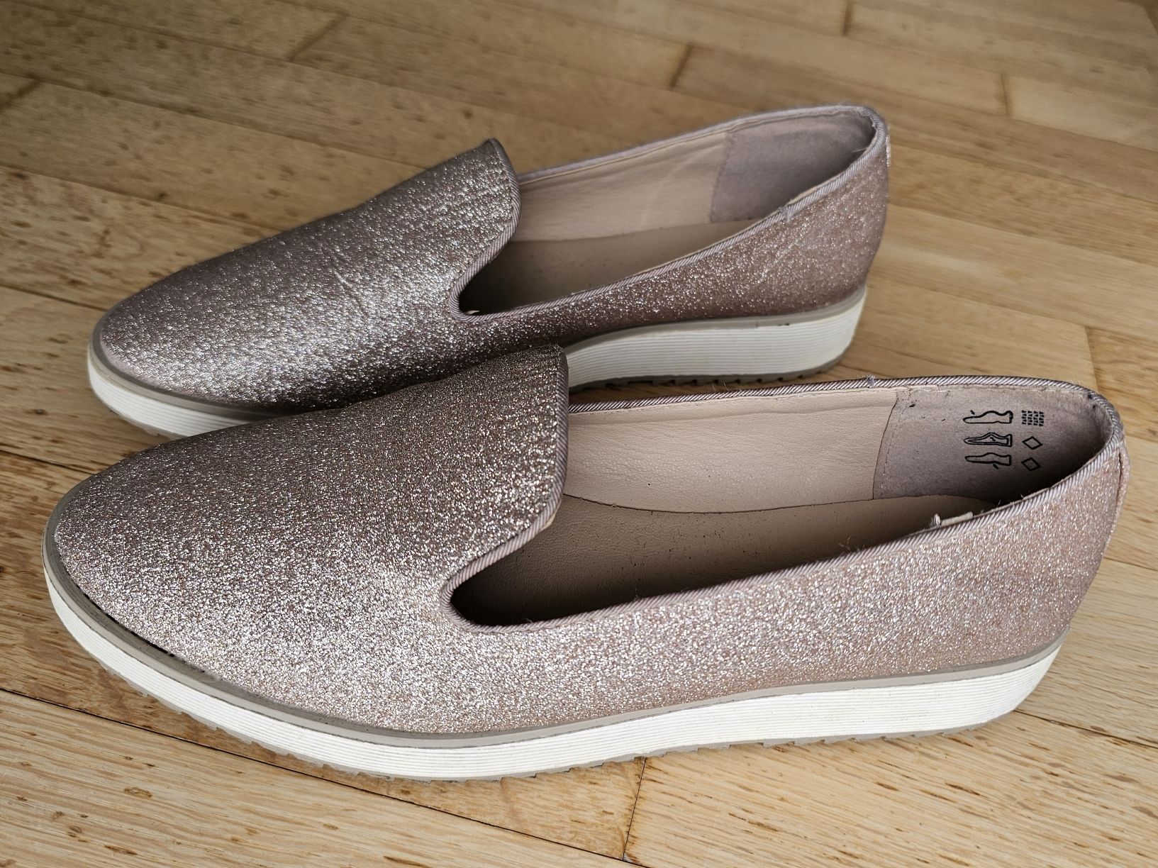 Scarpe da donna: Schuh Gold Glitzer Grösse 38 / 39 – Usato da Ittigen venduto da Anemone4