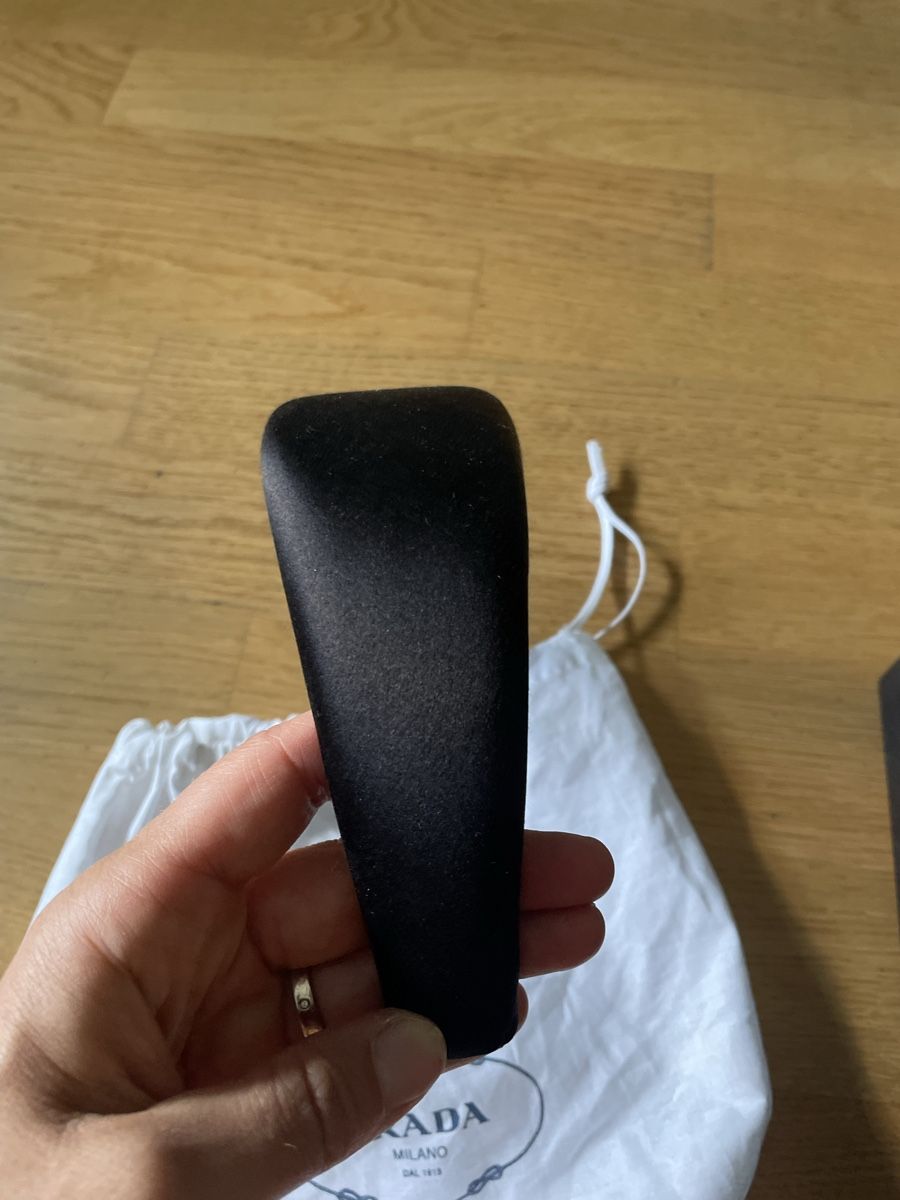 Prada Haarschmuck: Prada Headband  – Gebraucht aus zürich von Ildiavolovesteprada 3