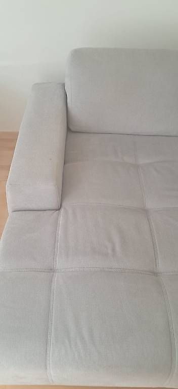 Sofas: Stoffsofa hellgrau mit Schlaffunktion – Gebraucht aus Zürich von bluetteblue 1