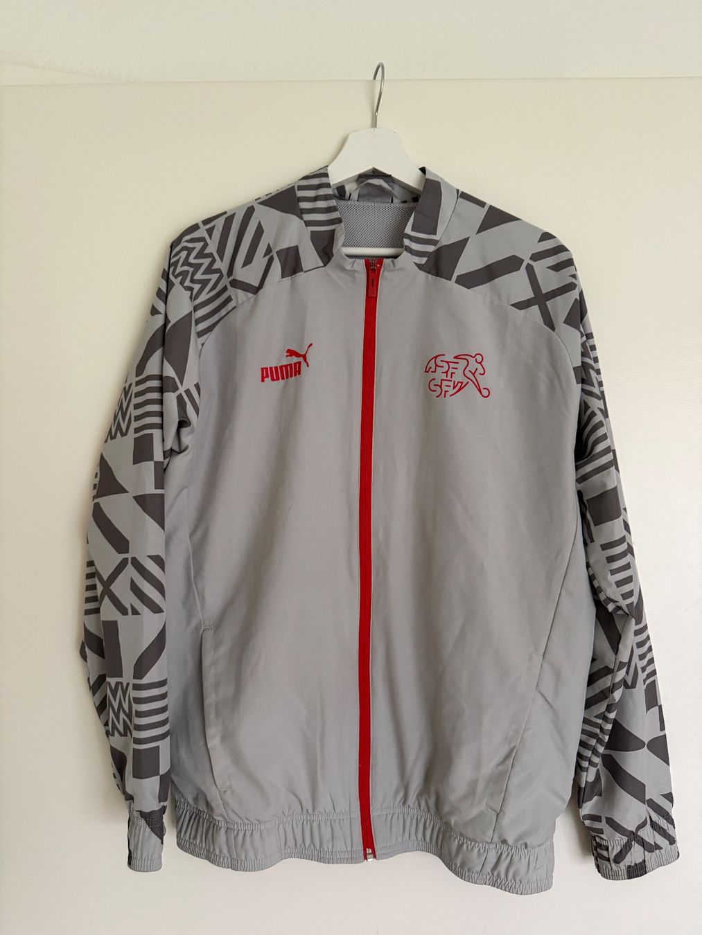 Puma Jacken: Windjacke Puma – Gebraucht aus Küsnacht ZH von nat_m97w