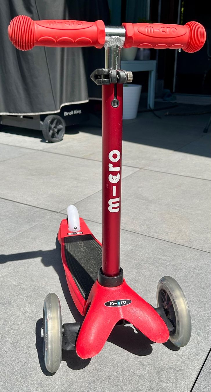 Micro Kickboard: Mini Micro Deluxe Lite Scooter – Usato da Riedholz venduto da Abendsonne