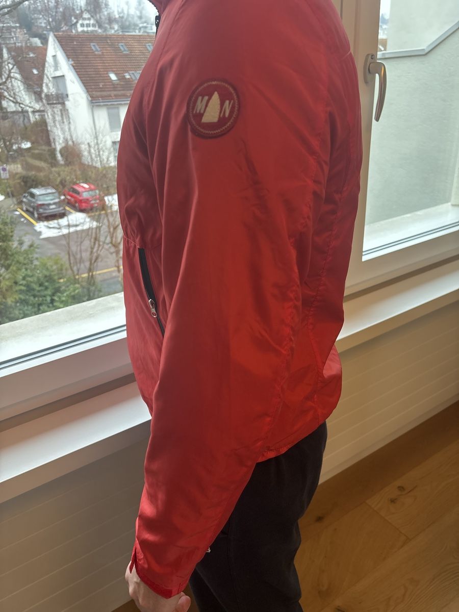 Giacche: Men's Lightweight Red Jacket - Perfect for Spring! – Usato da Rüschlikon venduto da G_q7pw 5
