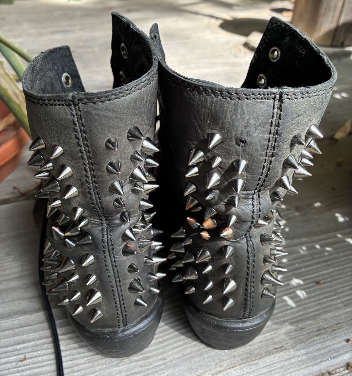 Damenschuhe: Coole Boots mit Spikes, vintage – Gebraucht aus Ranflüh von SwR_E19 4