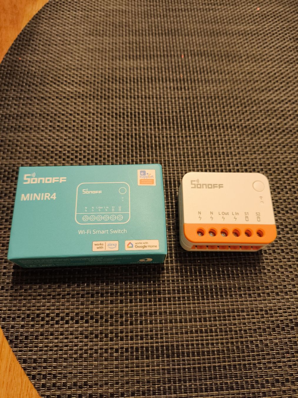 Sonoff Interruttori: Sonoff Mini R4 WiFi Smart Switch - smarte Steuerung! – Nuovo e nell'imballaggio originale da Gunzgen venduto da blue_mind