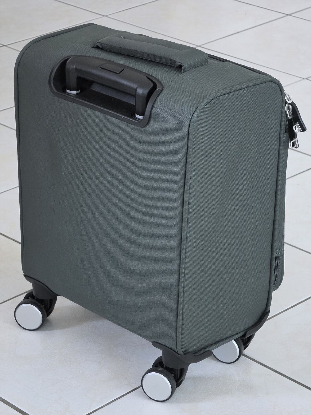 Reisekoffer: Handgepäckskoffer grün – Neu (gemäss Beschreibung) aus Bischofszell von Malabi 1