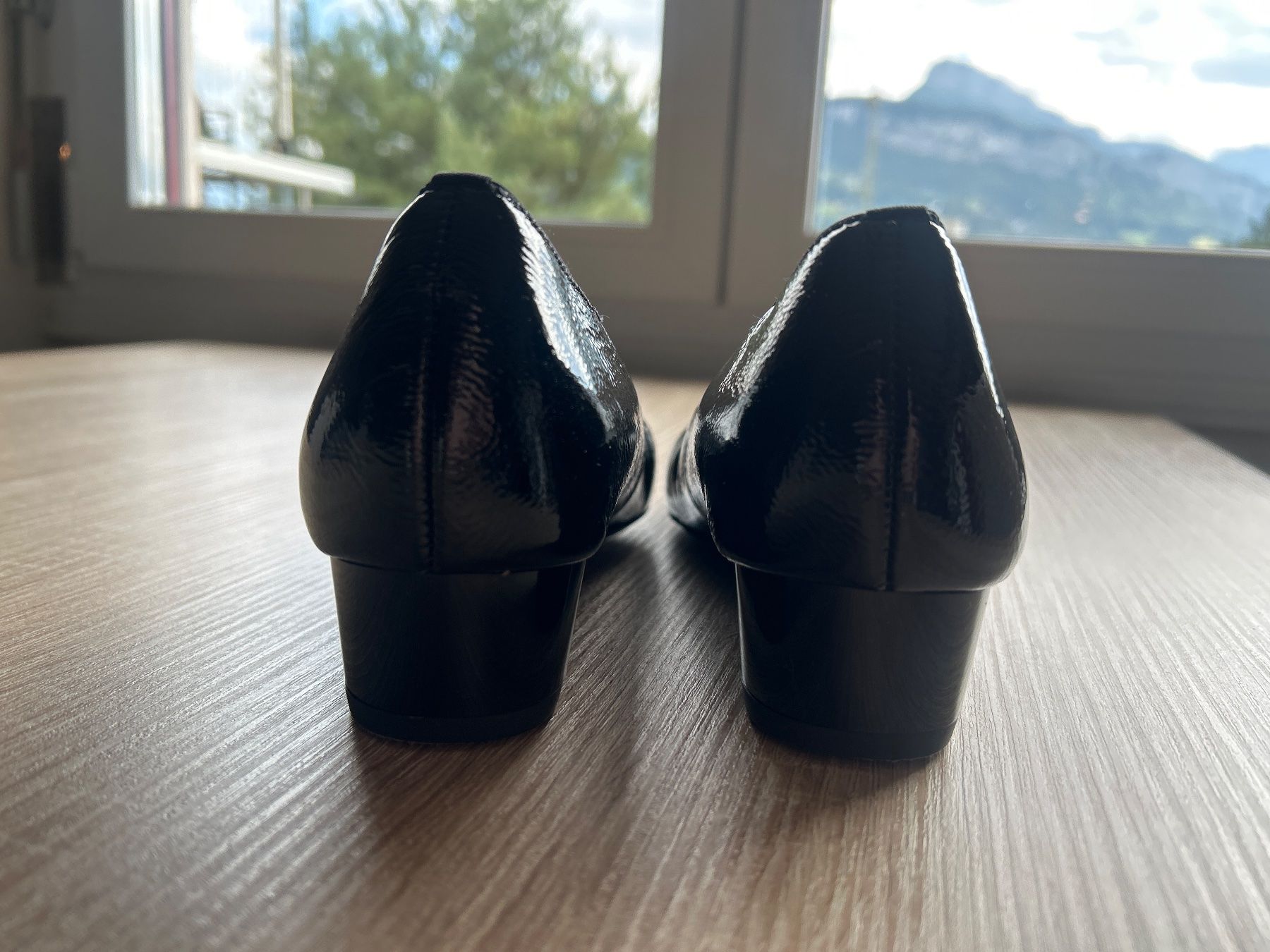 Ara Chaussures femmes: Lackschuhe schwarz von Ara Gr. 5 1/2 – D'occasion à Brunnen par Nala2929 5