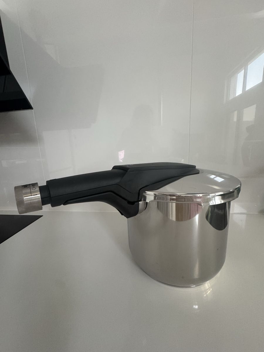 WMF Pentole: WMF Cuiseur à vapeur – Usato da St-Sulpice VD venduto da Spy2701