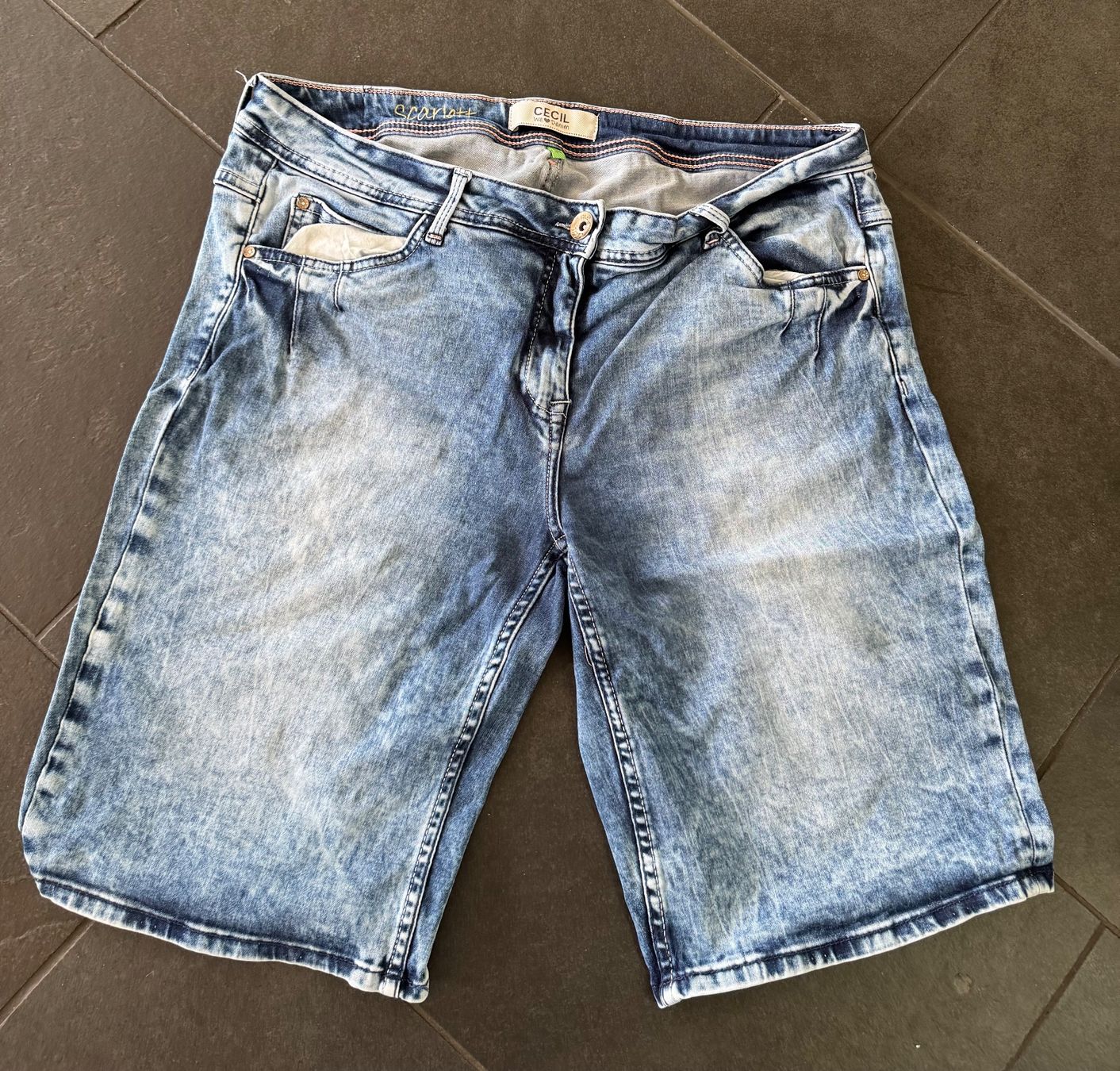 Cecil Jeans: Cecil Jeans-Shorts W34 – Gebraucht aus Balsthal von flu33