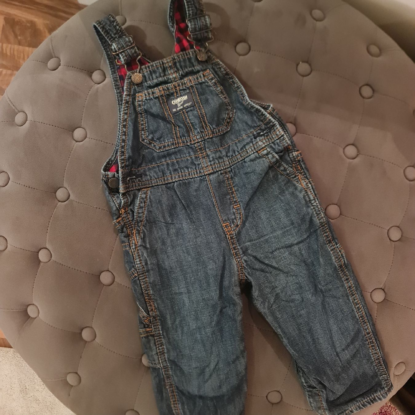 Oshkosh Lotti & Set di vestiti: OshKosh Latzhose Jeans & Pullover Gr. 86 2-tlg – Usato da Noflen BE venduto da vco_hnn7 5