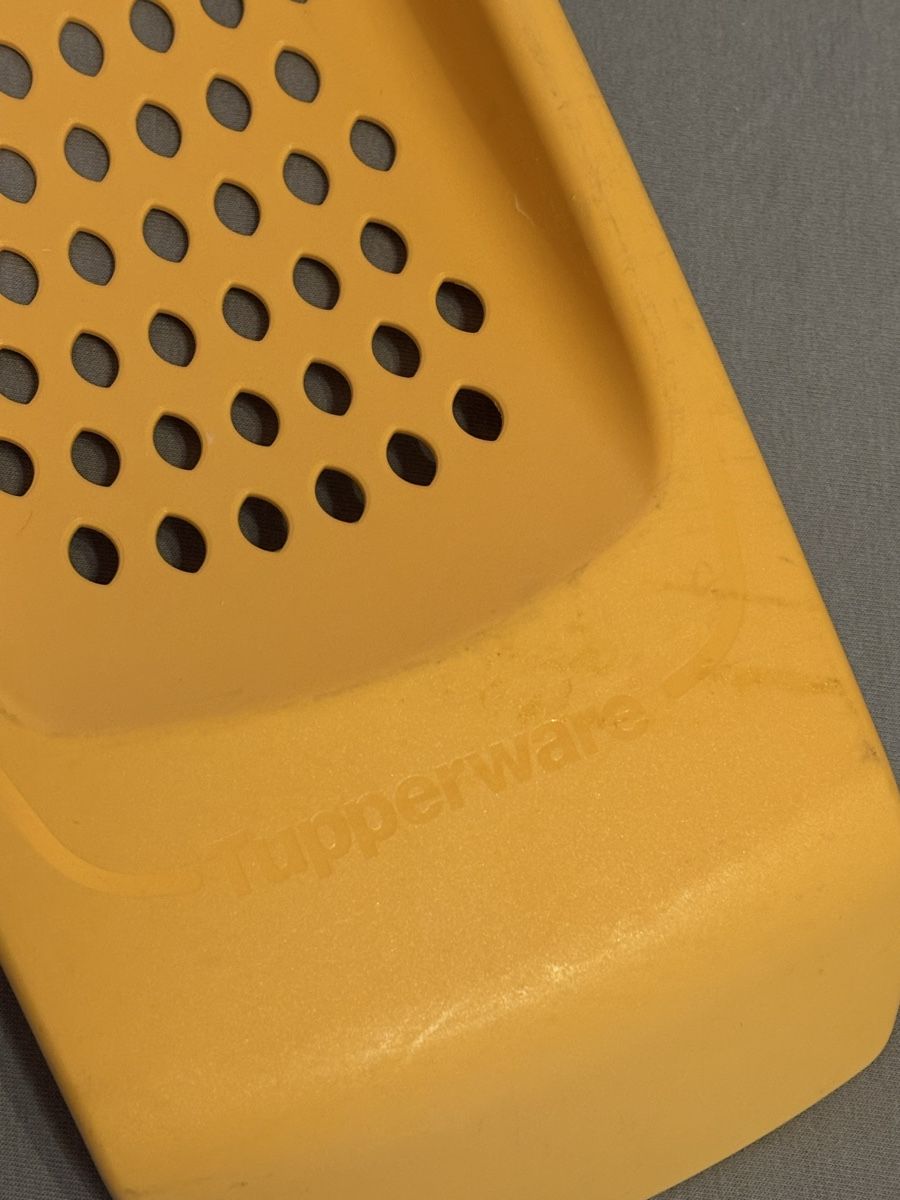 Tupperware Küchengeräte: Spätzlehobel von Tupperware – Gebraucht aus Hombrechtikon von celina.13 1