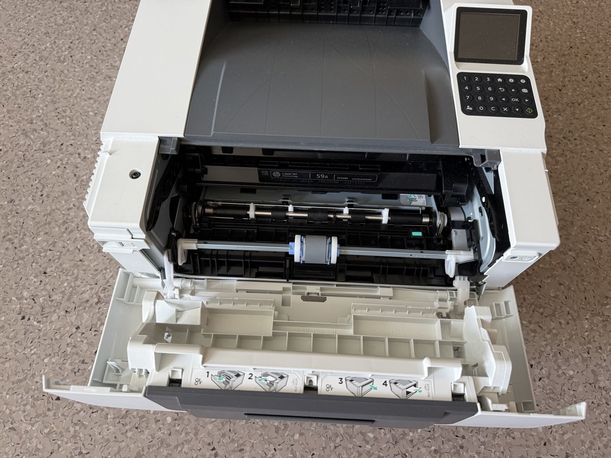 Hewlett Packard Imprimantes: HP LaserJet E40040 – D'occasion à Beromünster par Samuel97521 2