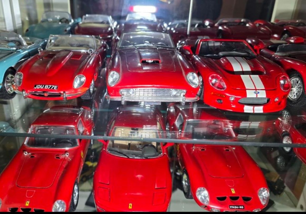 Modellbausätze & Standmodelle: Auto Sammlung 1/18 – Gebraucht aus Lausen von FUNNYGAMES 3